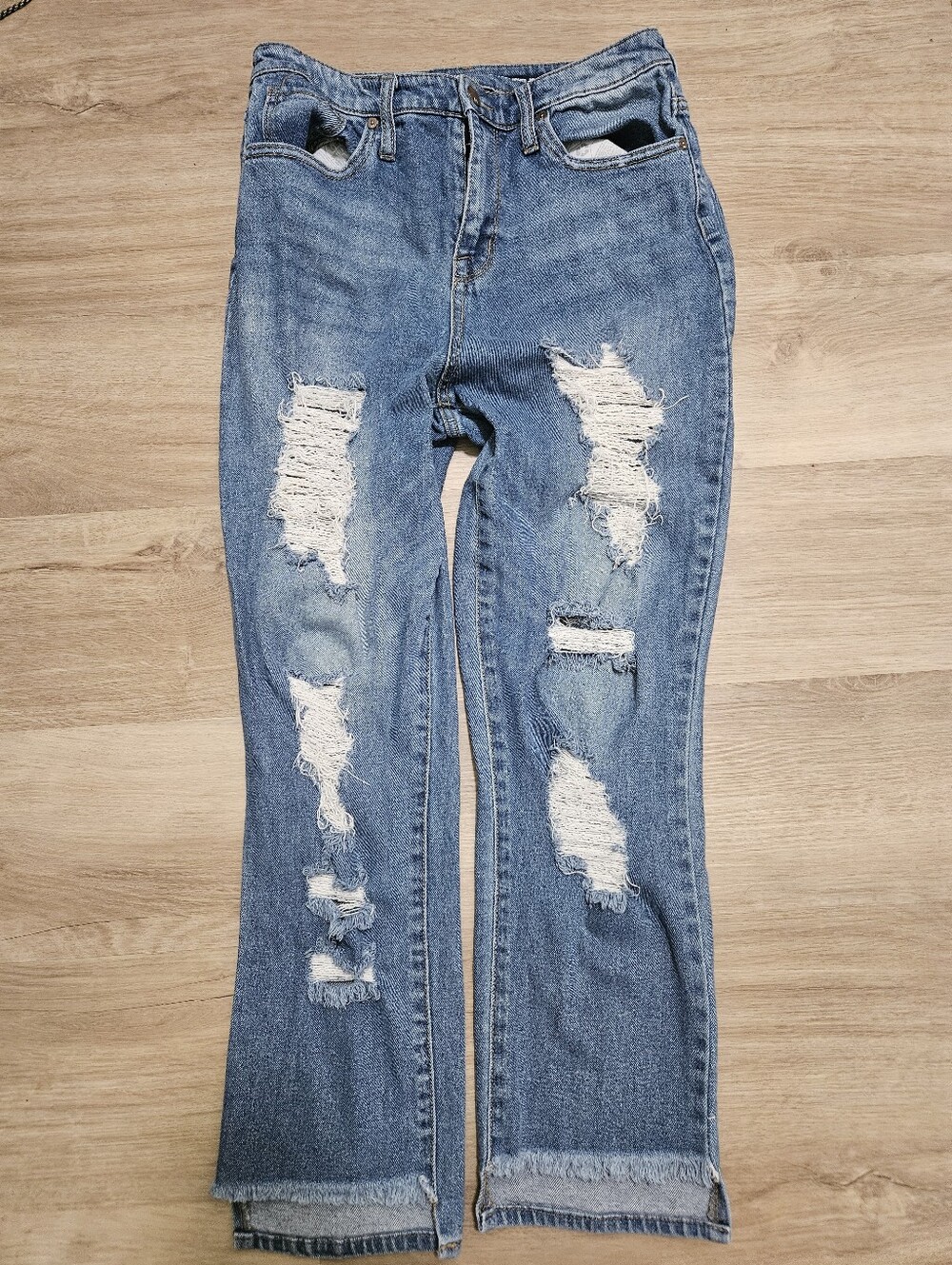 Mossimo Denim High Rise Mom Jeans Distressed Raw Hem Size 6 / 28